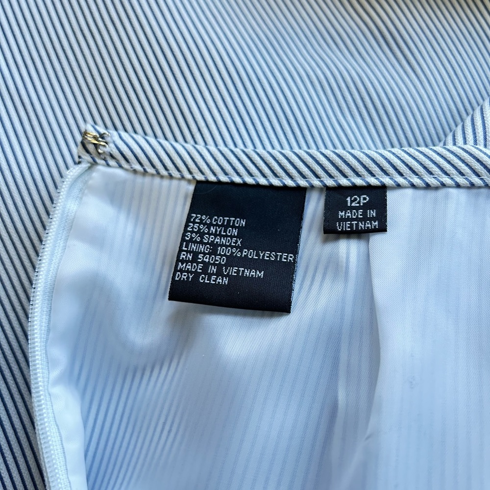 Kasper Petite Cotton Blend Pencil Skirt with Blue and White Stripes in Size 12P - Picture 4 of 5